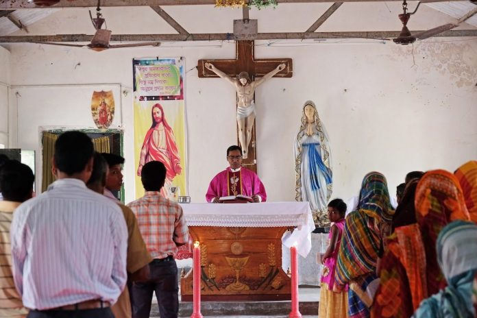 India, Mass, Catholics in India