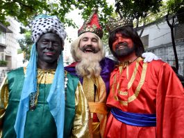 Actors dressed as the ‘Three Wise Men’ pose for a photograph in Manila in 2017. (File photo by Angie de Silva)