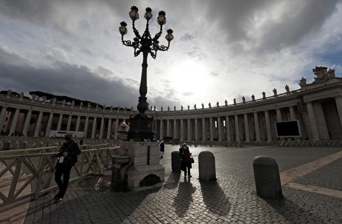 A general view of St. Peter's Square on Christmas Day amidst the coronavirus disease lockdown at the Vatican. (Photo by Reuters)