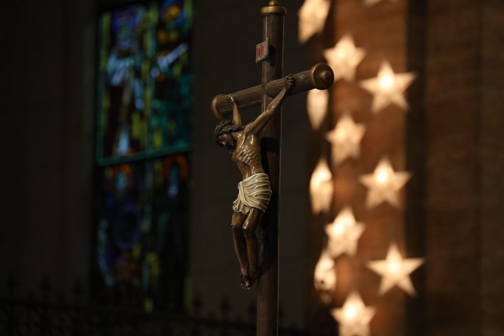 An image of Jesus on the cross is displayed inside the Manila Cathedral during the ‘pilgrim visit’ of the image of the Black Nazarene on Jan. 3, 2021. (Photo by Jire Carreon)