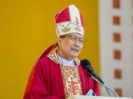 Archbishop Marlo Peralta of Nueva Segovia delivers his homily during Mass for the imposition of the pallium upon Archbishop Ricardo Baccay at the Tuguegarao Cathedral on January 14. Photo courtesy of Paul Peter Valdepeñas via CBCP News)