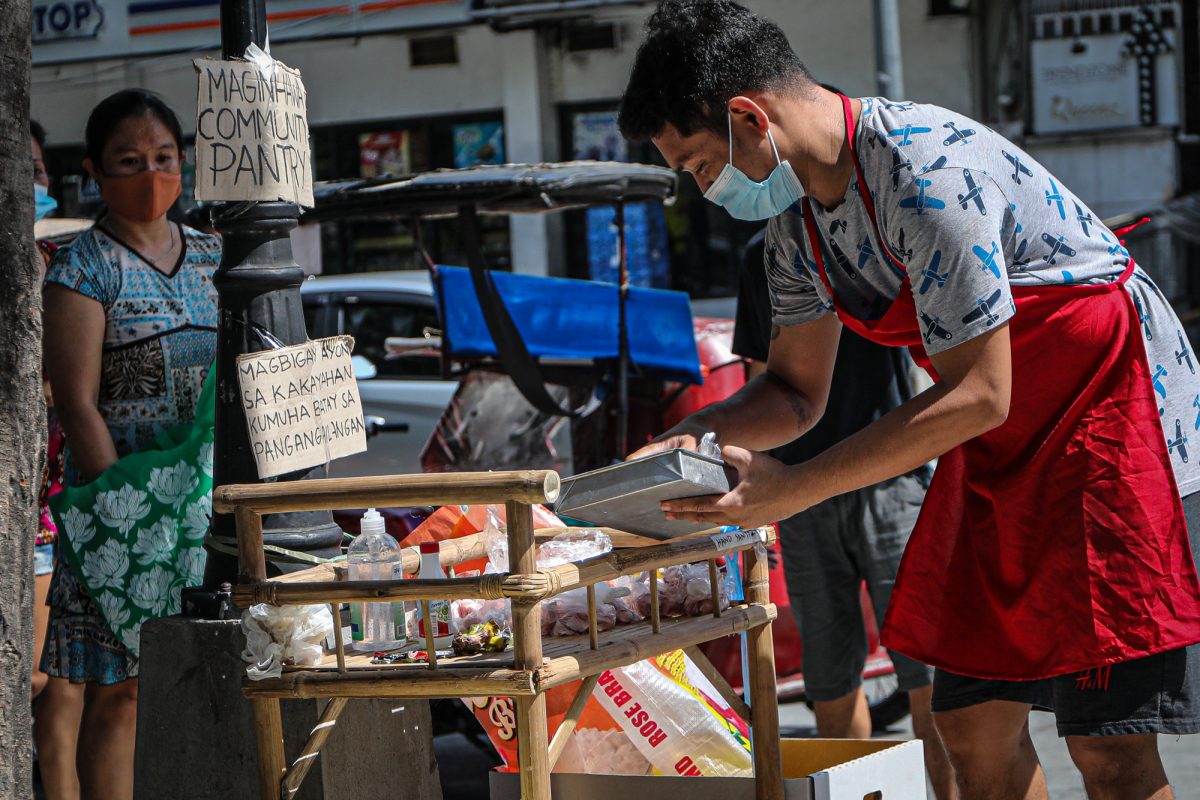 Filipino 'Samaritan' sets up pantry’ to help needy