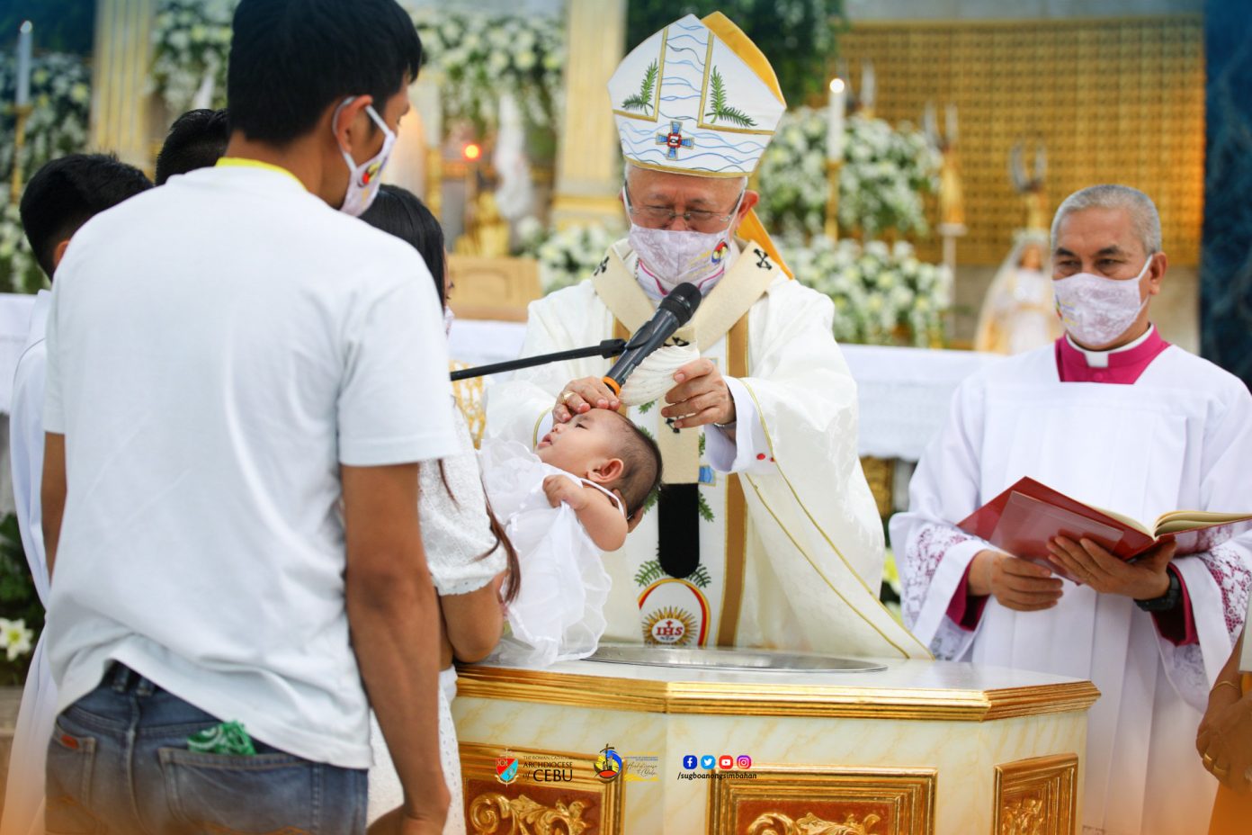 Archdiocese of Cebu administers baptism of 100 infants Catholic News