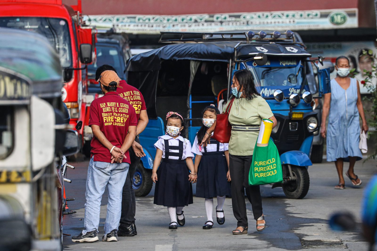 Class In Philippines Photos: Philippine capital starts face-to-face classes for 2,000 ...