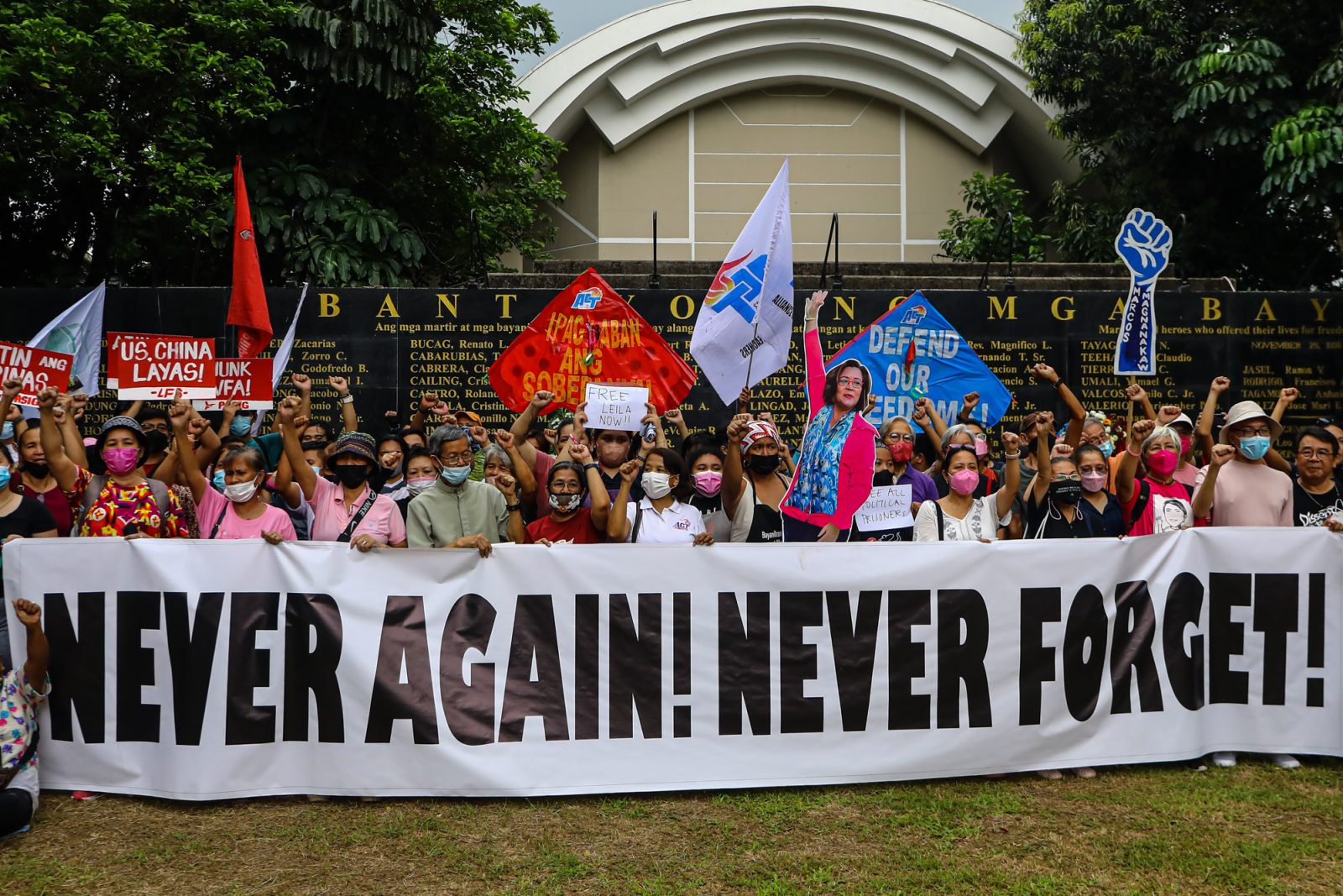 Photos: 'Never again! Never forget!' | Catholic News Philippines ...