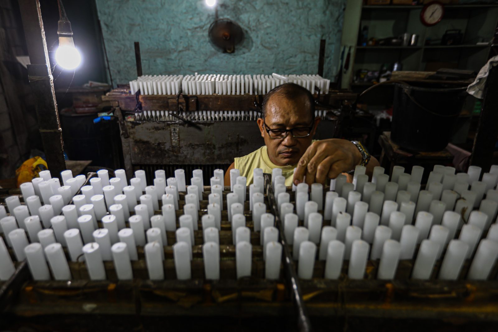 Photos Philippines' candlemakers prepare for 'Undas' Catholic News Philippines LiCAS.news