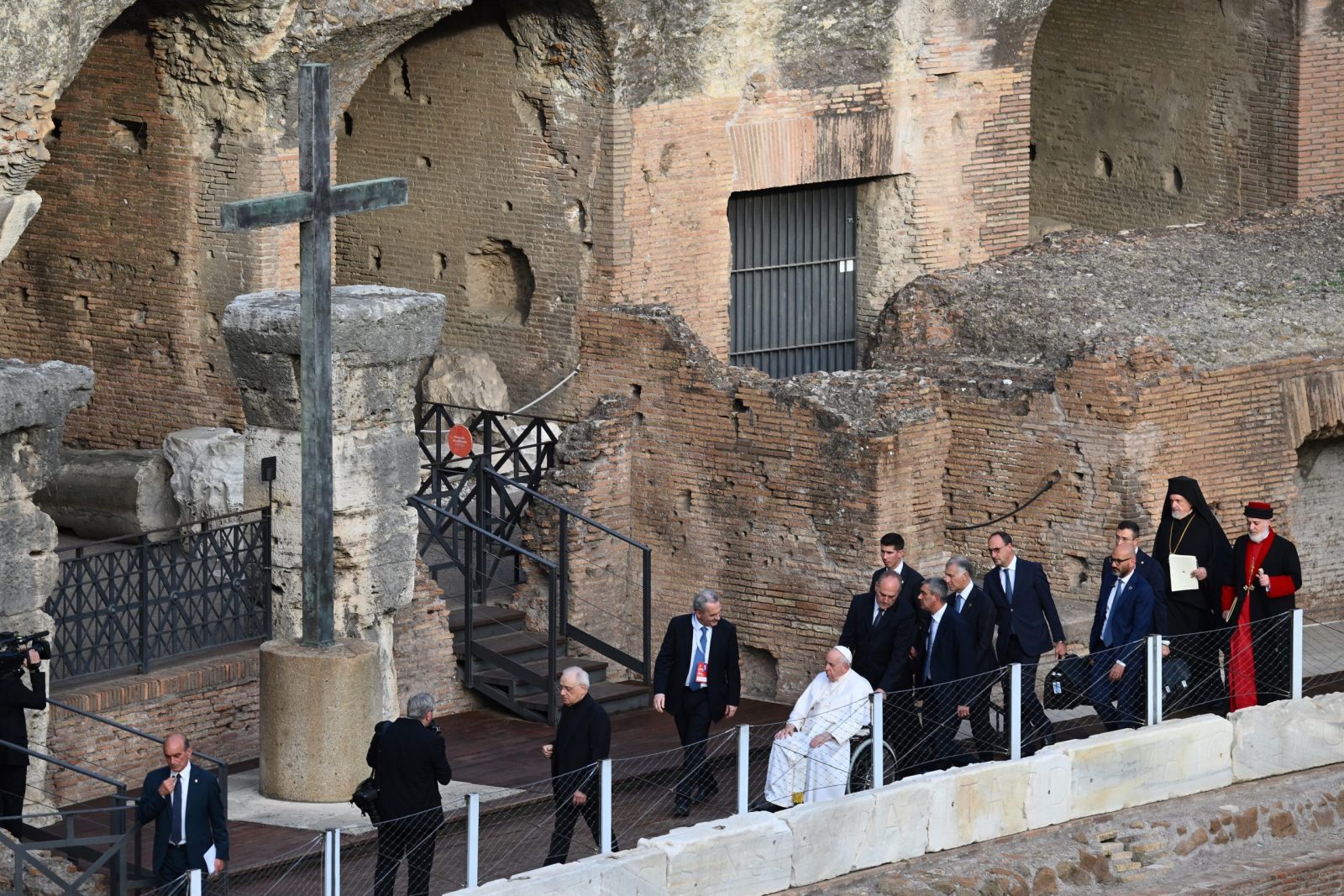 Pope Francis reiterates call for peace at inter-religious gathering in ...
