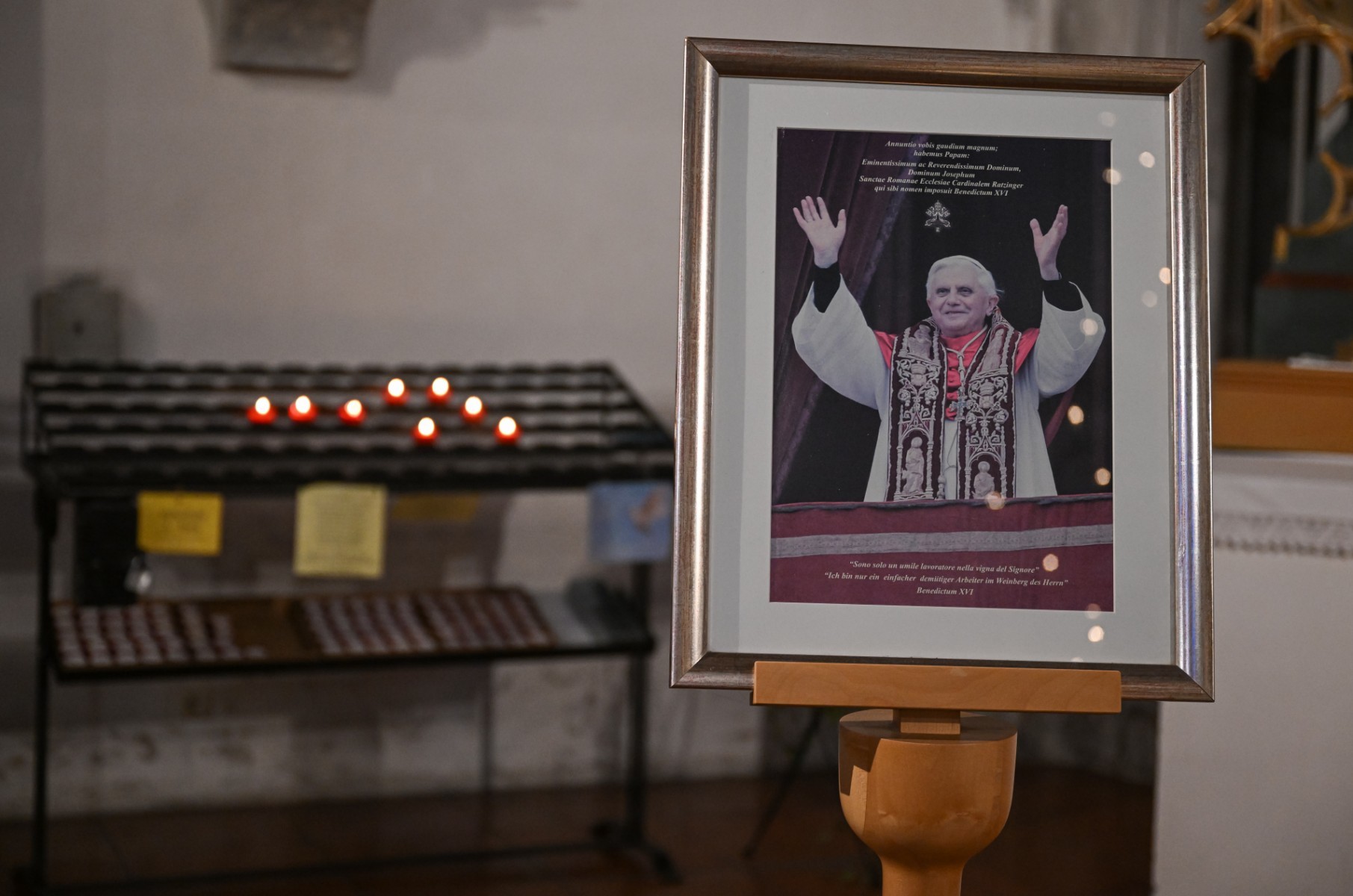 Pope Francis urges prayers for ‘very ill’ Benedict XVI | Catholic News ...
