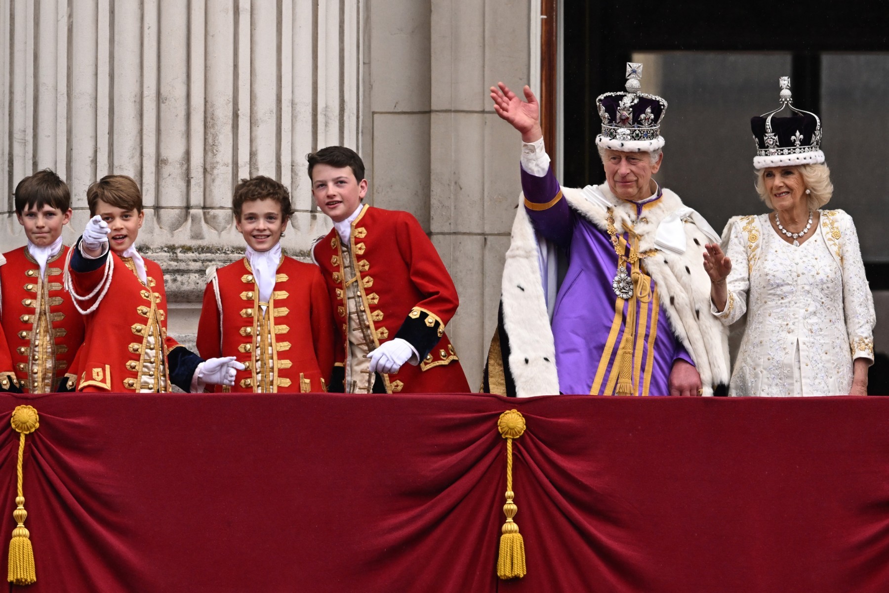 King Charles III crowned in UK's first coronation since 1953 | Catholic ...