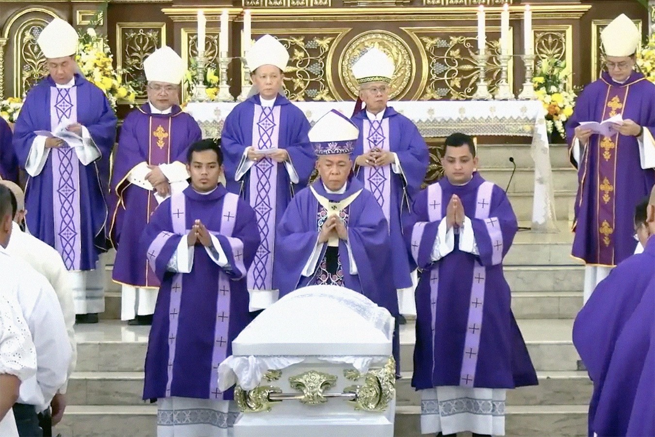 Davao bids farewell to Archbishop Capalla | Catholic News Philippines ...