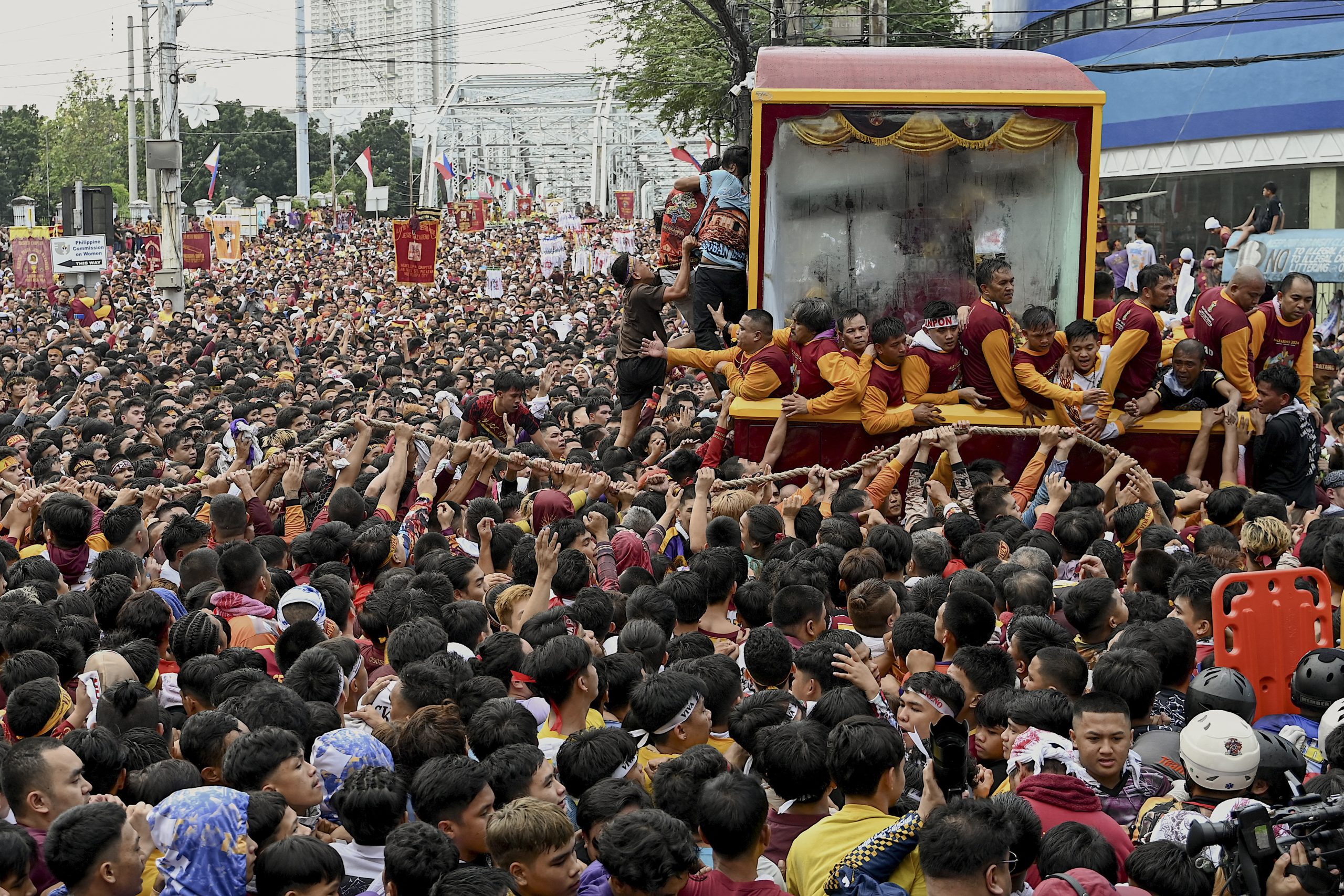 Black Nazarene devotees flock to Manila’s Quiapo district | Catholic ...