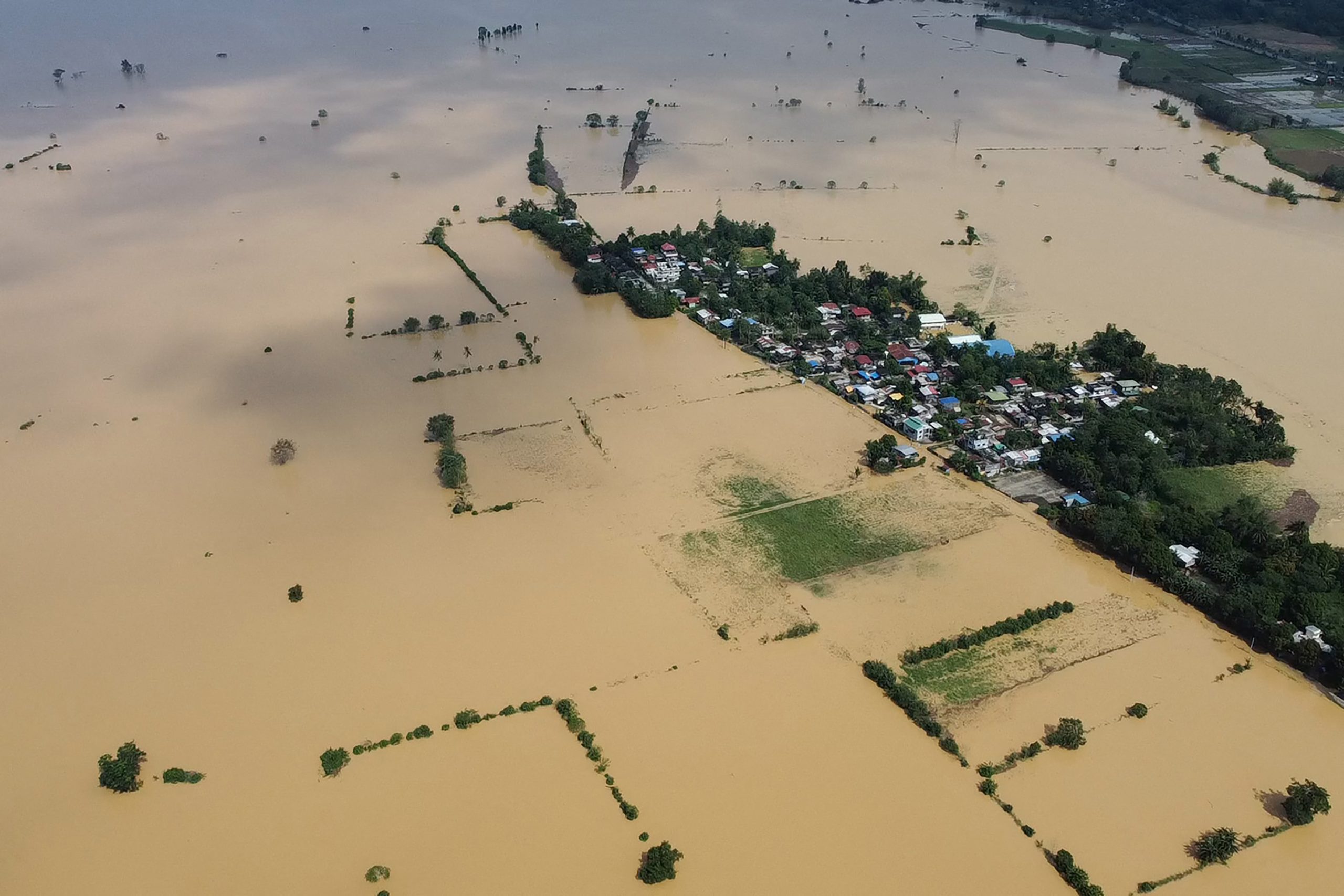 Thousands flee as Typhoon Usagi hits north of Philippines Catholic