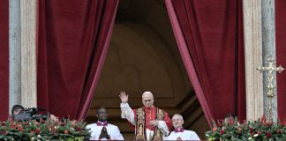 Pope at Urbi et Orbi: Peace is a shared responsibility