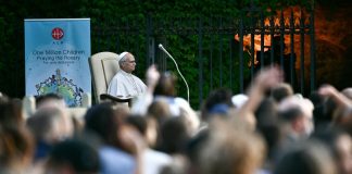 A rosary in the Vatican for ‘peace for all the children in the world’